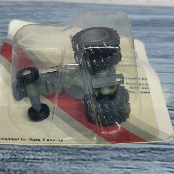 Vtg 1987 Scale Models WFE 1/64 scale White 185 field boss rear Duals silver - Picture 9 of 10